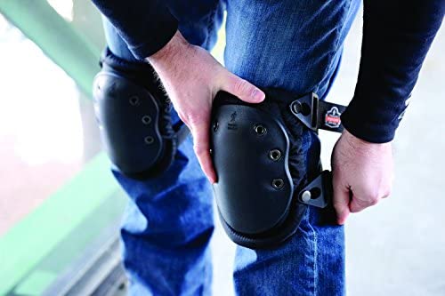 Ergodyne ProFlex 335 Slip Resistant Rubber Cap Knee Pads, Black, Buckle Closure - Image 4