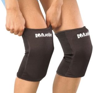 Mueller Sports Medicine Multi-Sport Knee Pads, For Men and Women, Black, One Size Fits Most, 1 Pair